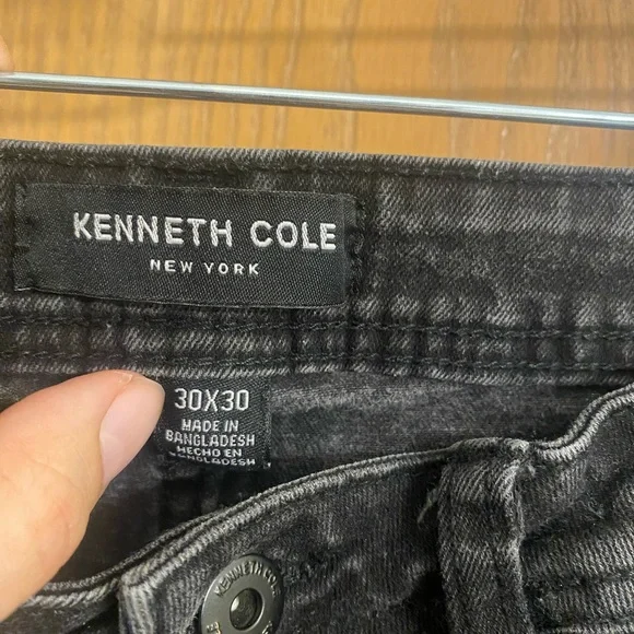 Kenneth Cole Black Skinny Jeans with Slim Fit and Textured Denim 30x30 - Picture 2 of 5